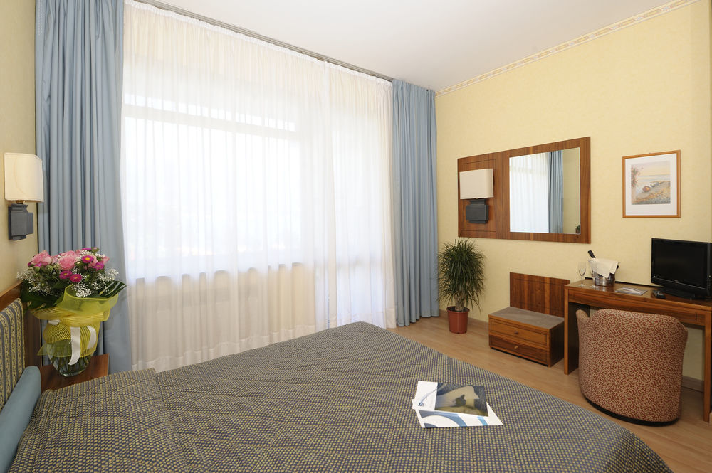 Park Hotel Casimiro Сан-Феличе-дель-Бенако Экстерьер фото